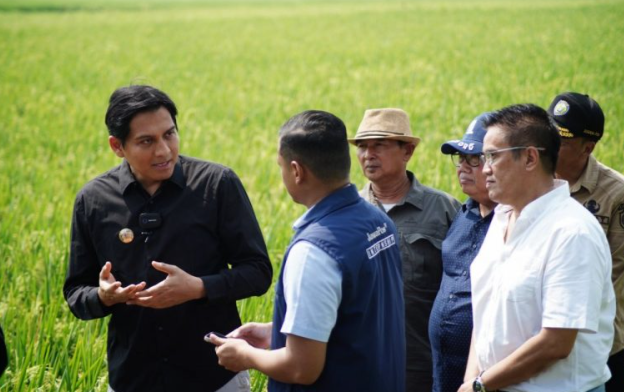 Kurangi Pupuk Kimia, Lucky Hakim Ajak Petani Gunakan Pupuk Organik
